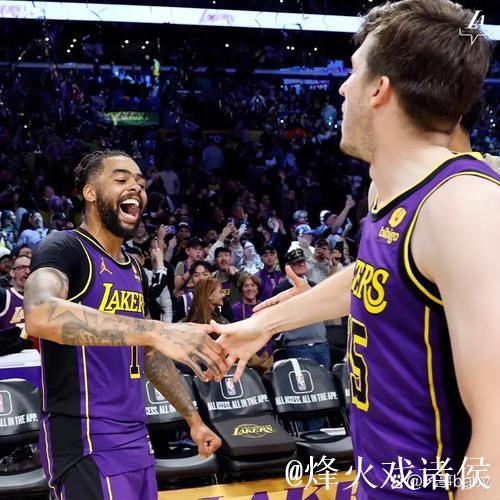 斯潘塞半场出战15分钟,7中4得到9分4板4助攻1抢断 斯潘塞半场出战15分钟,7中4得到9分4板4助攻1抢断